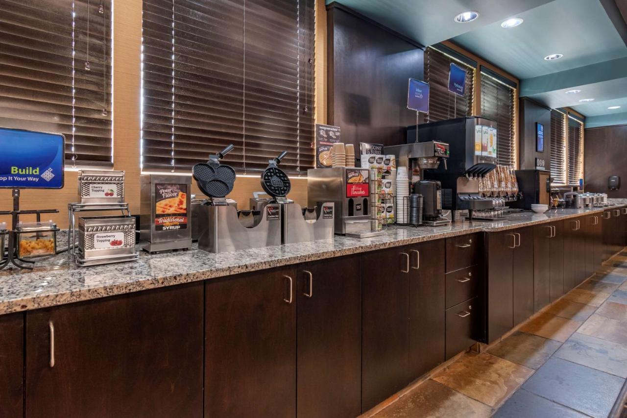 ベストウェスタン ボニービル イン アンド スイーツ Bonnyville エクステリア 写真